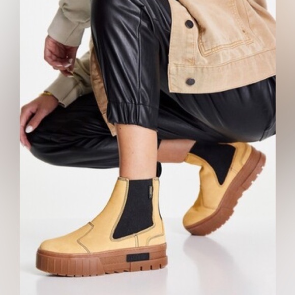 PUMA Mayze platform chelsea boots in tan - Picture 1 of 16